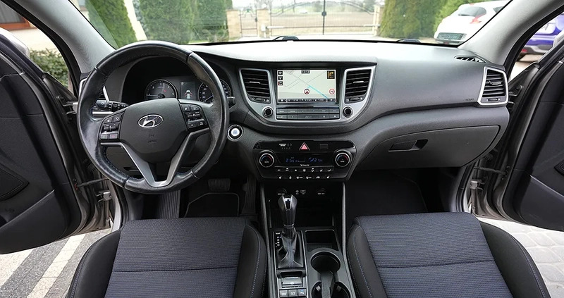 Hyundai Tucson cena 77900 przebieg: 139000, rok produkcji 2017 z Świnoujście małe 742